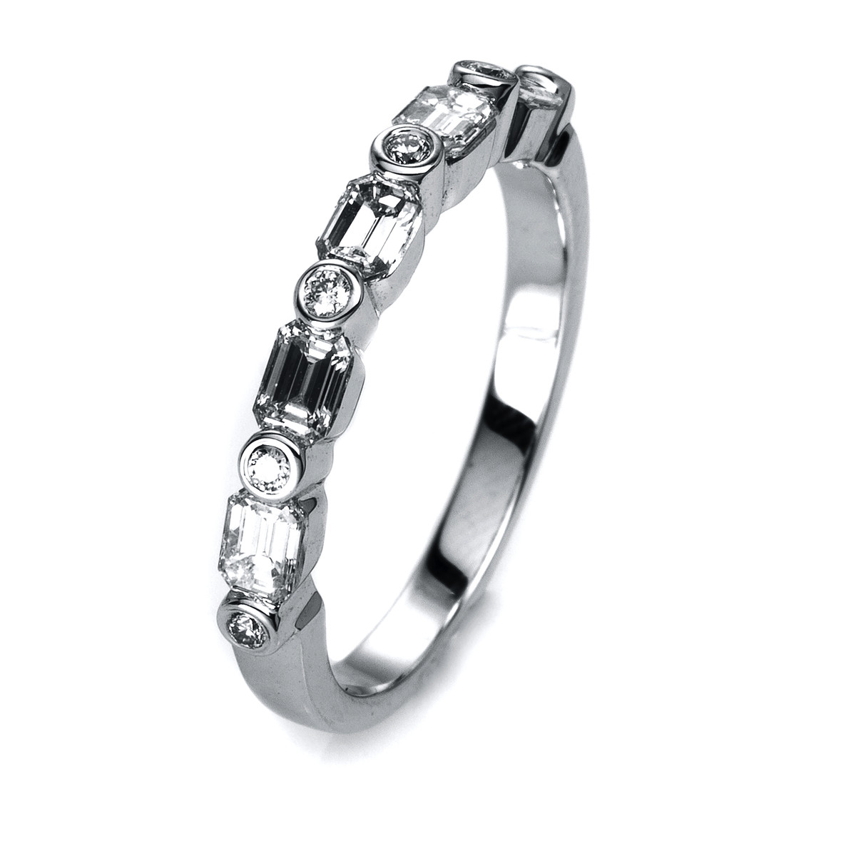 Ring  18kt Weißgold mit 0,76ct Diamanten